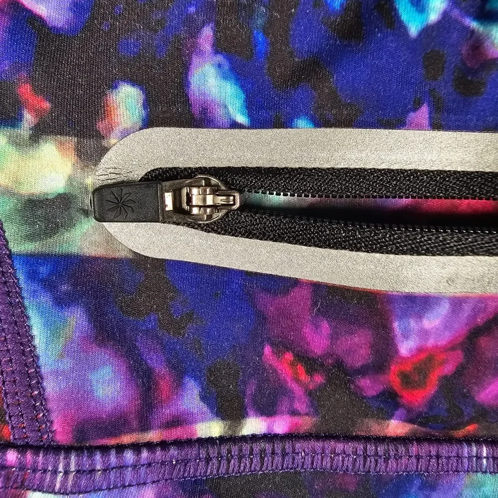 ATHLETA Floral Fade Sonar Capri Leggings Watercolor Back Zip‎ Pocket Size XS